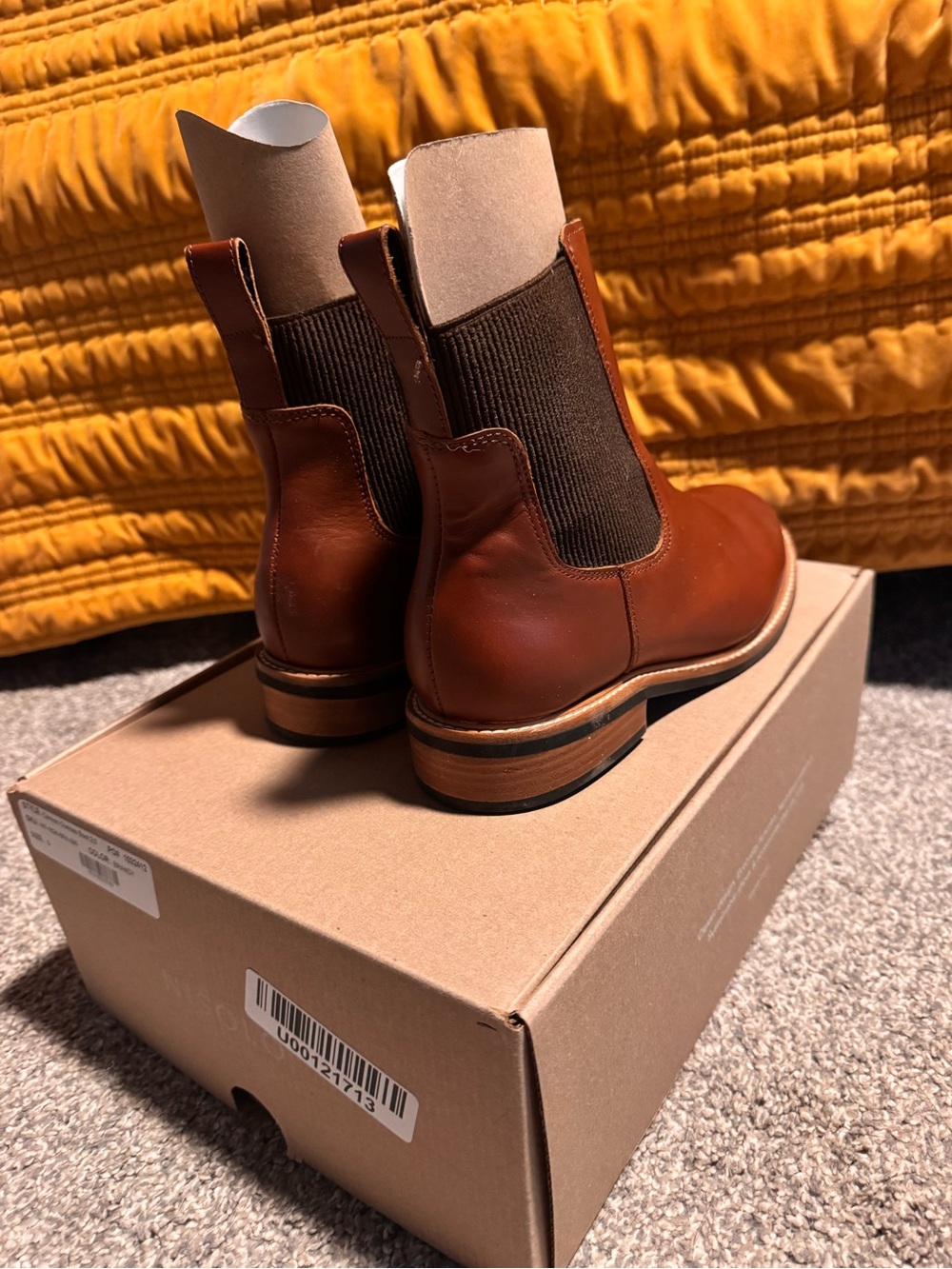 Nisolo Brandy Leather Carmen Chelsea Boots Size 9 - Picture 3 of 4